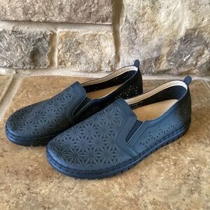 Glolily Elle Starburst Perf Women 11 Black Slip On Shoe